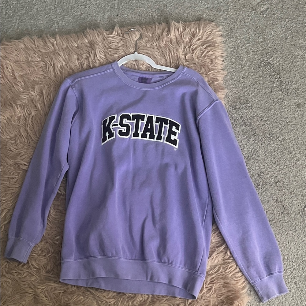 Purple k-state crewneck 
Barley worn
